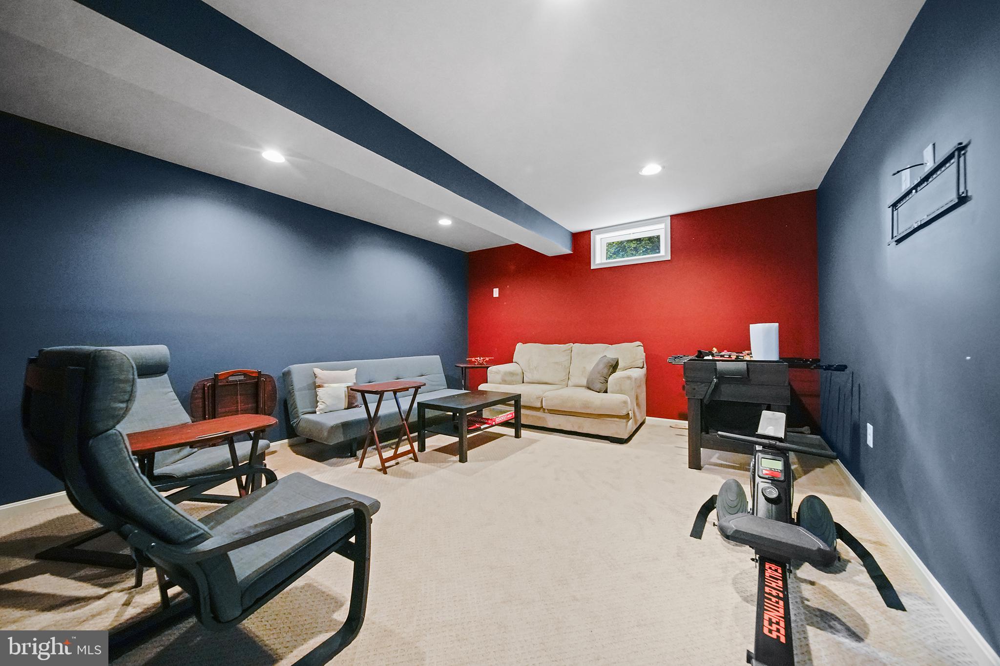 SHEFFIELD MANOR - Residential Lease