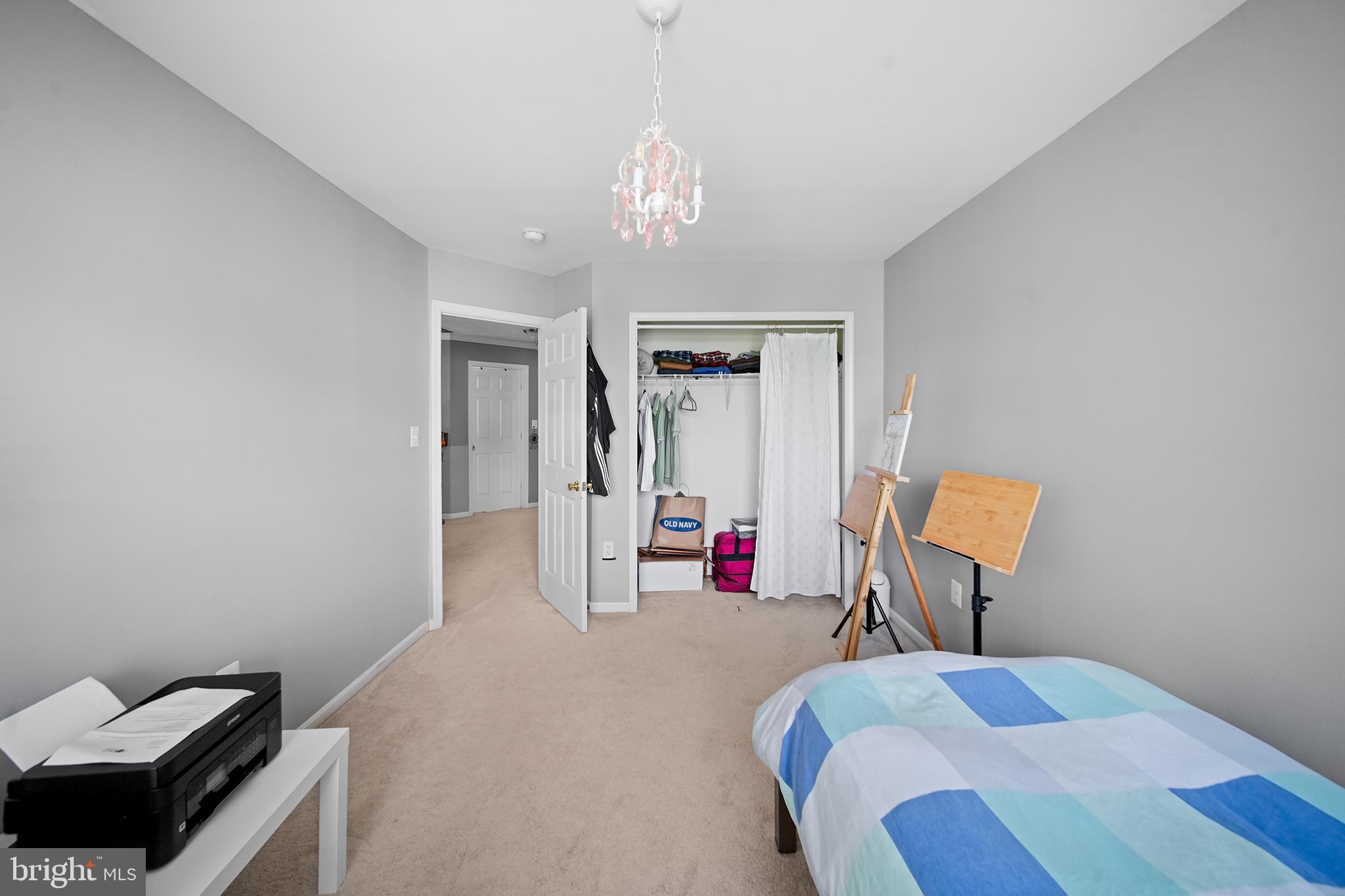 SHEFFIELD MANOR - Residential Lease