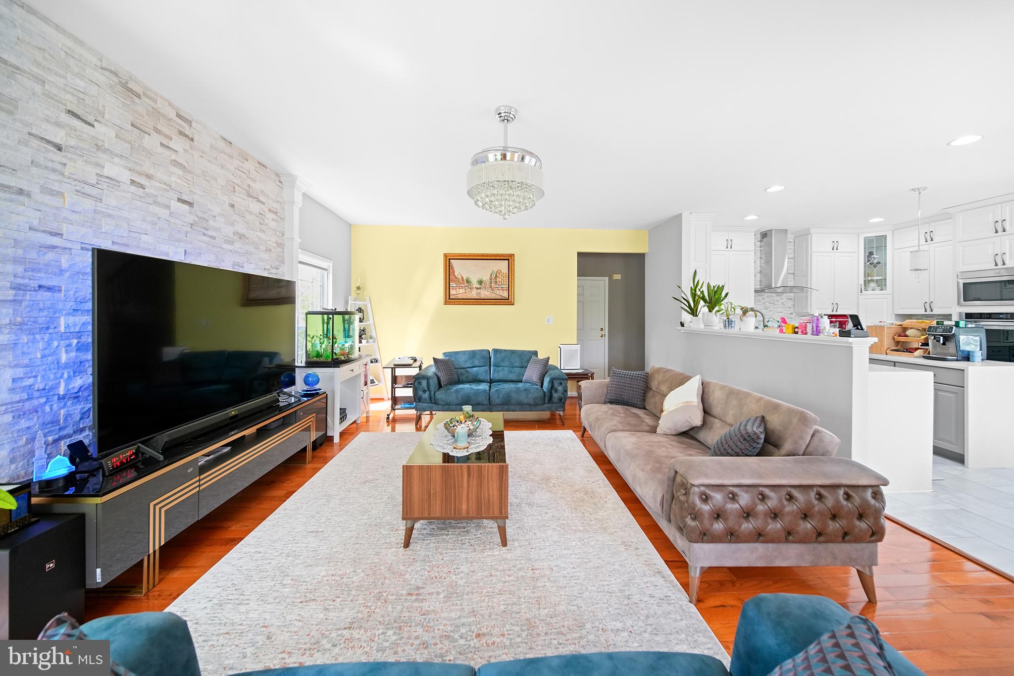 SHEFFIELD MANOR - Residential Lease