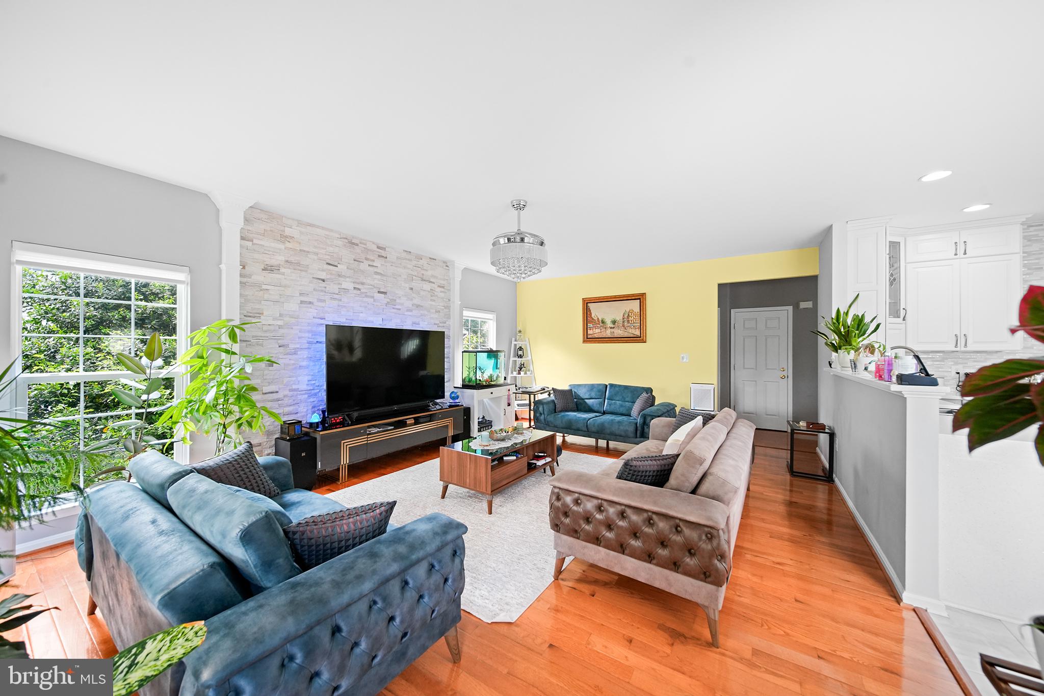 SHEFFIELD MANOR - Residential Lease