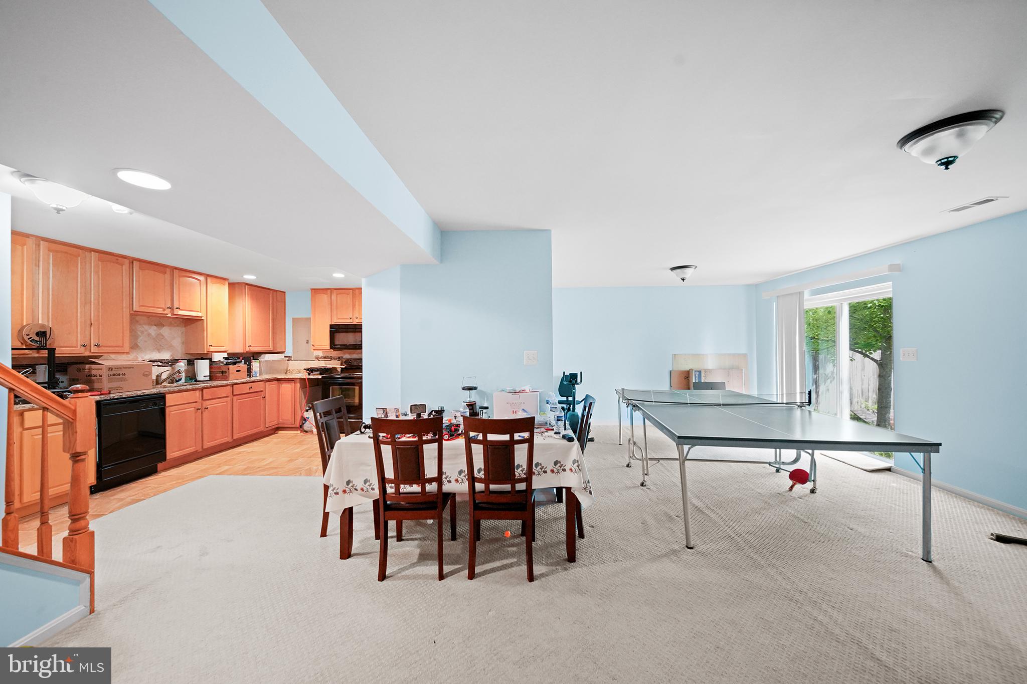 SHEFFIELD MANOR - Residential Lease