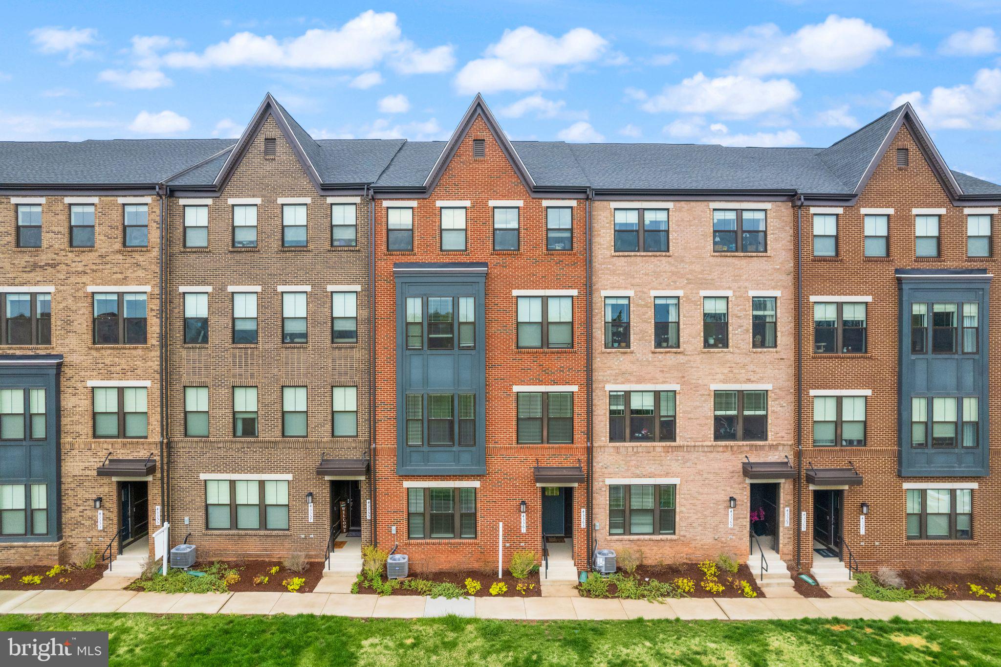 METRO WALK AT MOOREFIELD STATION - Residential