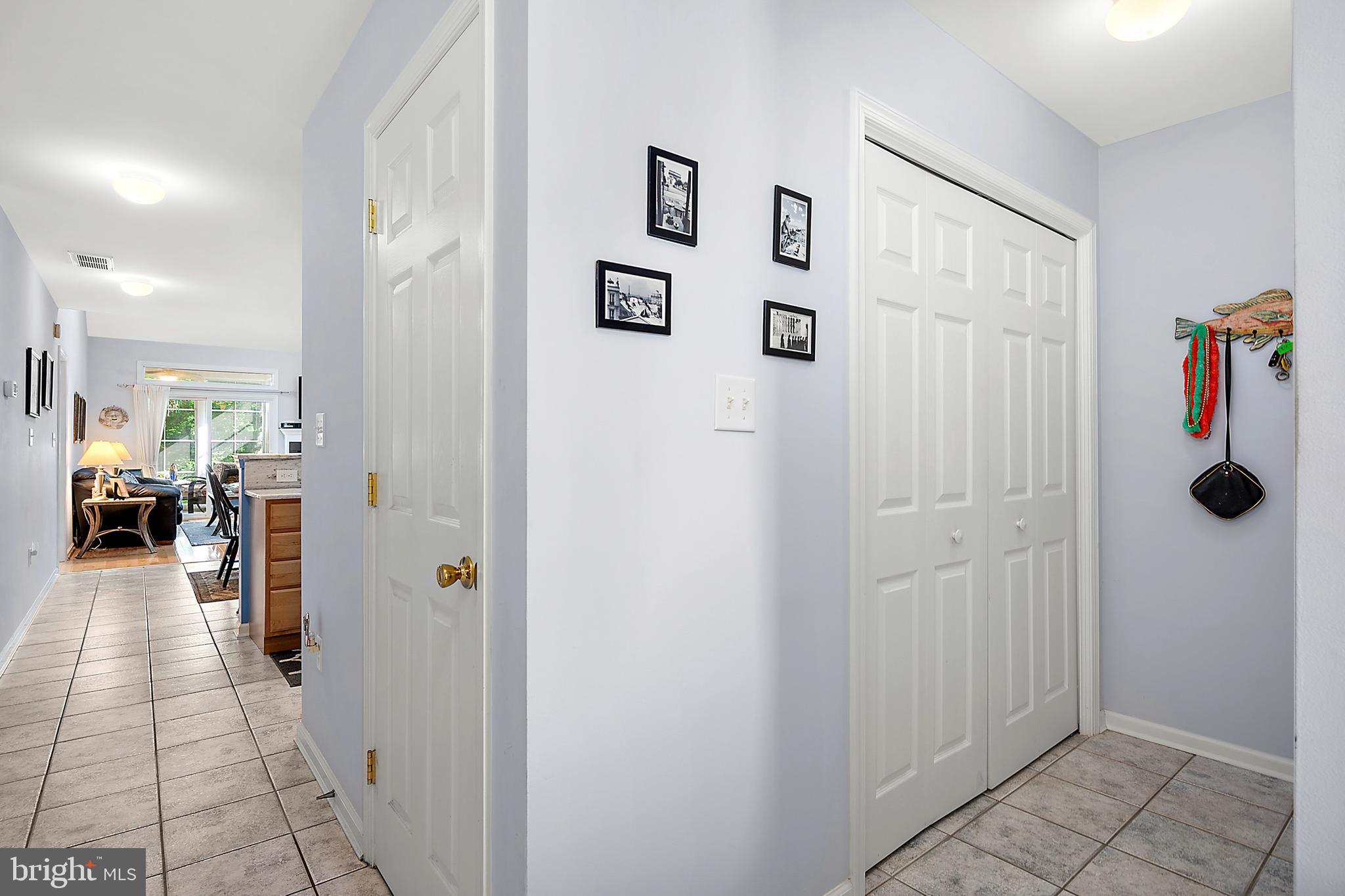 323 YACHT CLUB DRIVE