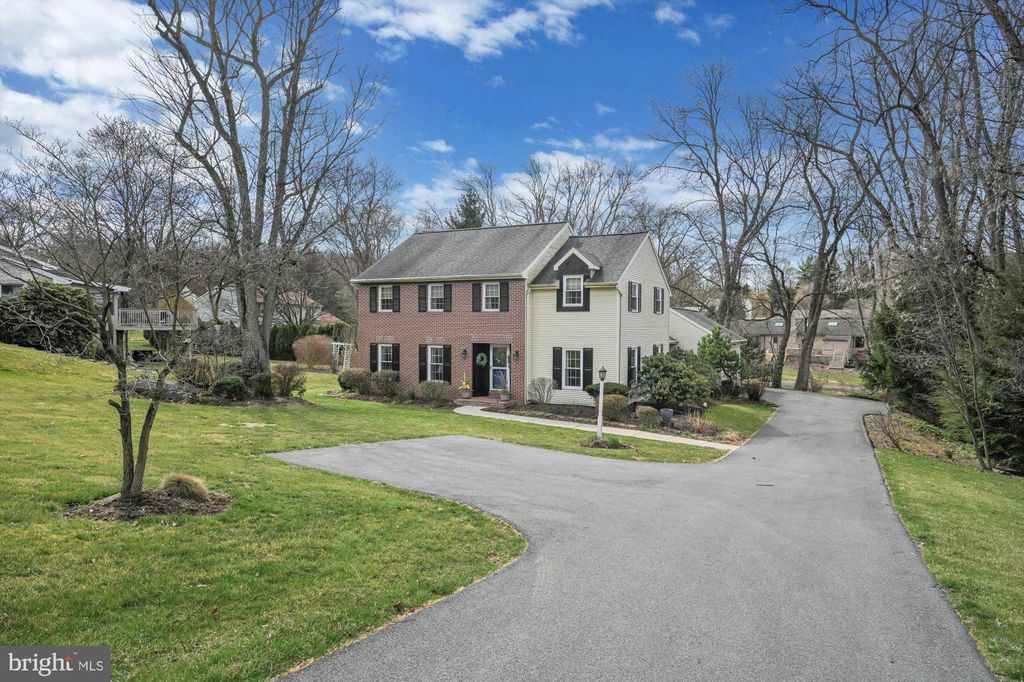 Photo of 145 BENTLEY LN, LANCASTER, PA 17603 (MLS # PALA2032148)