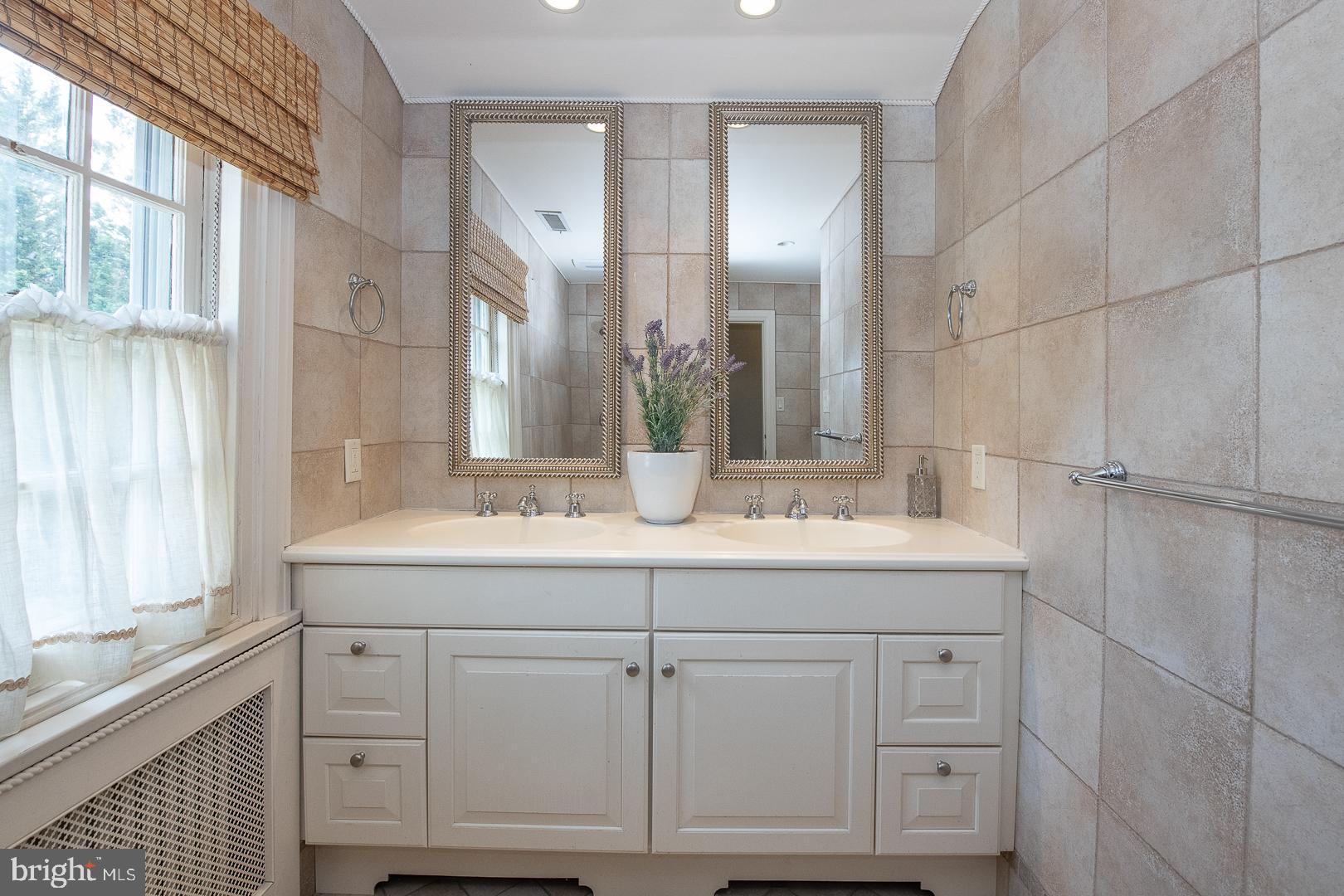 MERION STATION - Residential