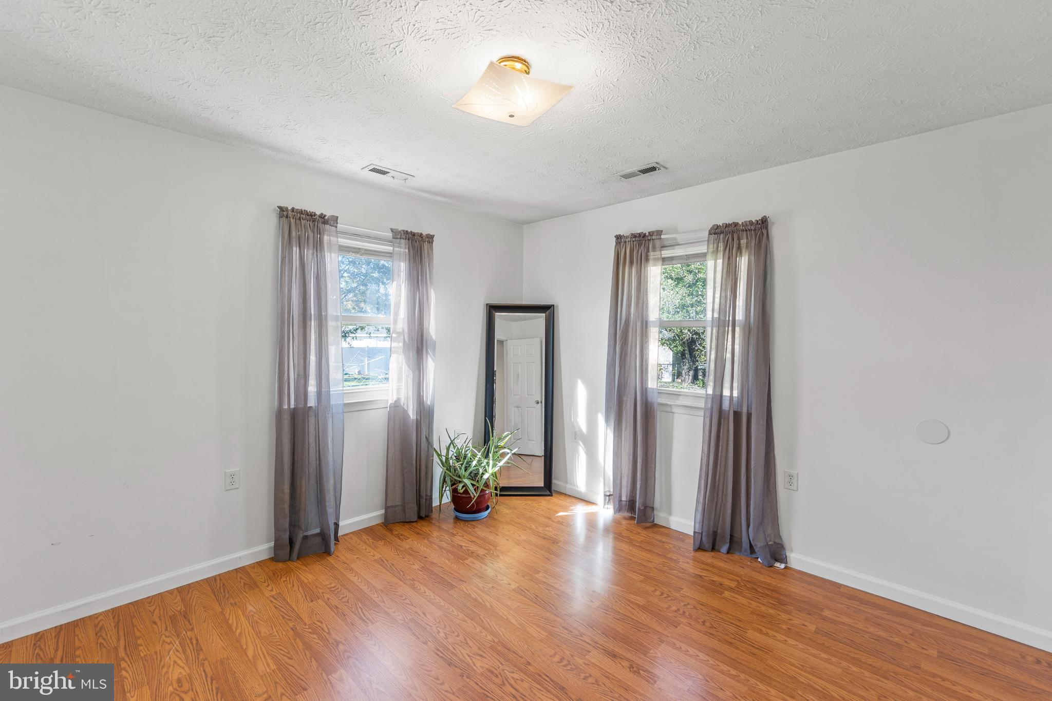 MILL CREEK - Residential