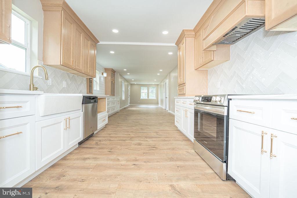 3 ELLIS AVENUE