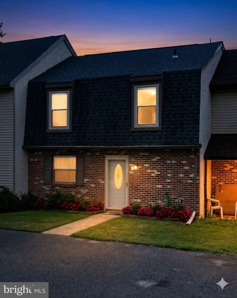 Townhouse For Sale - 38 Noble Road<br/> SICKLERVILLE, NJ 08081