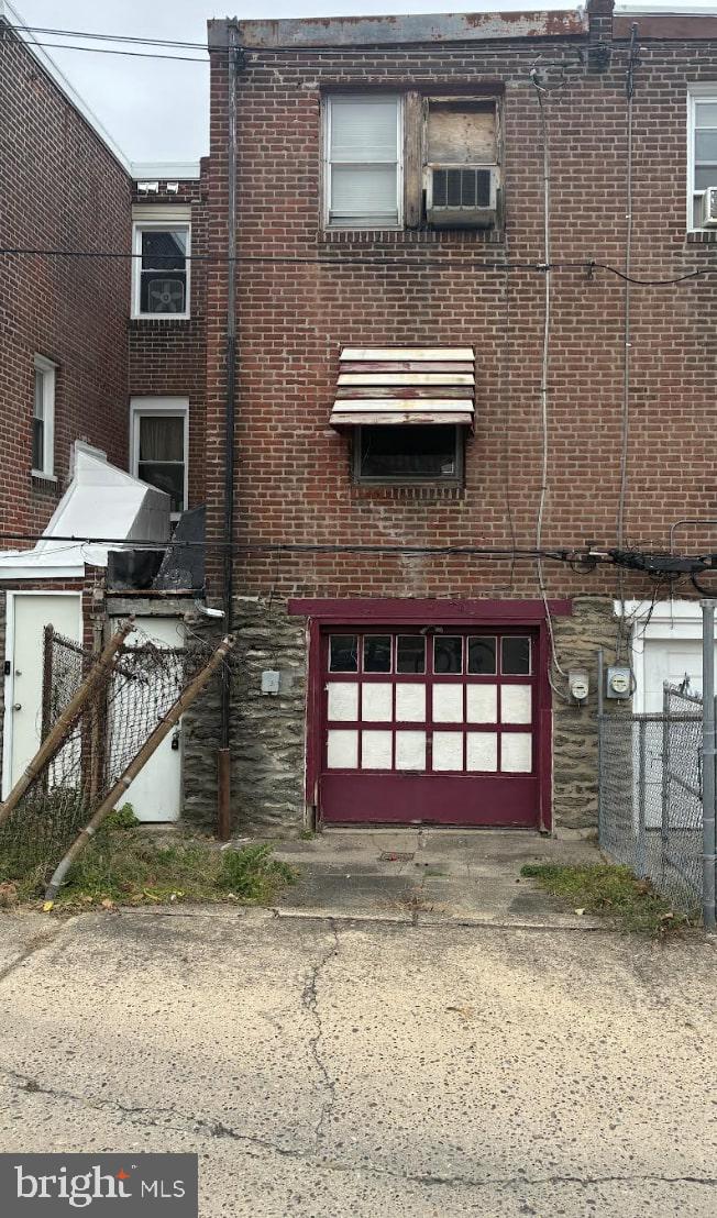 2114 W CHELTENHAM AVENUE