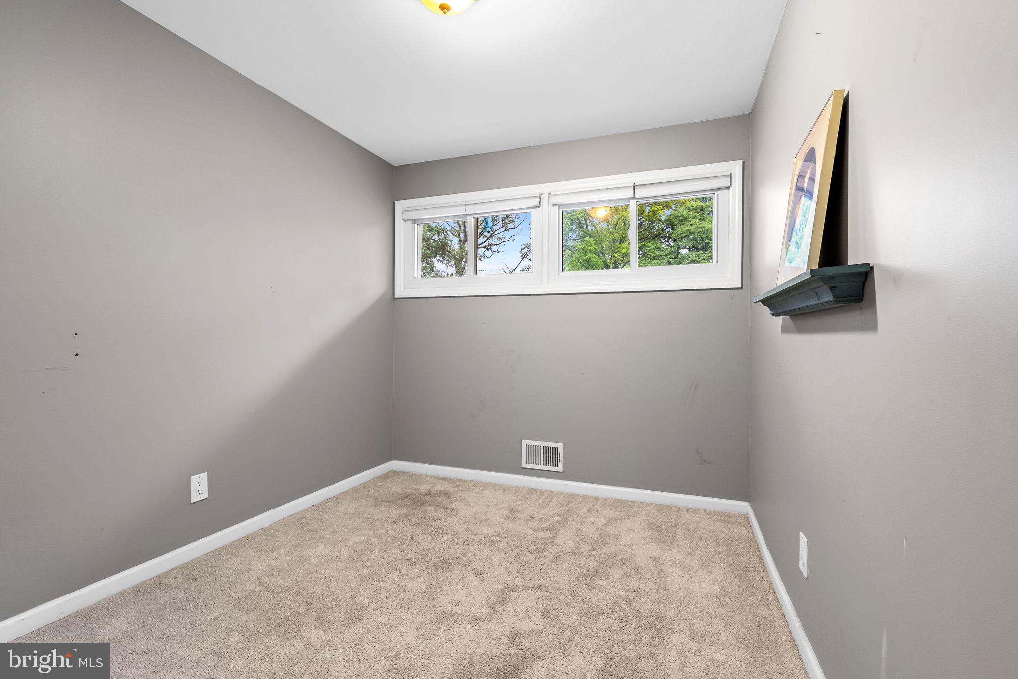 WILLIAMSBURG - Residential