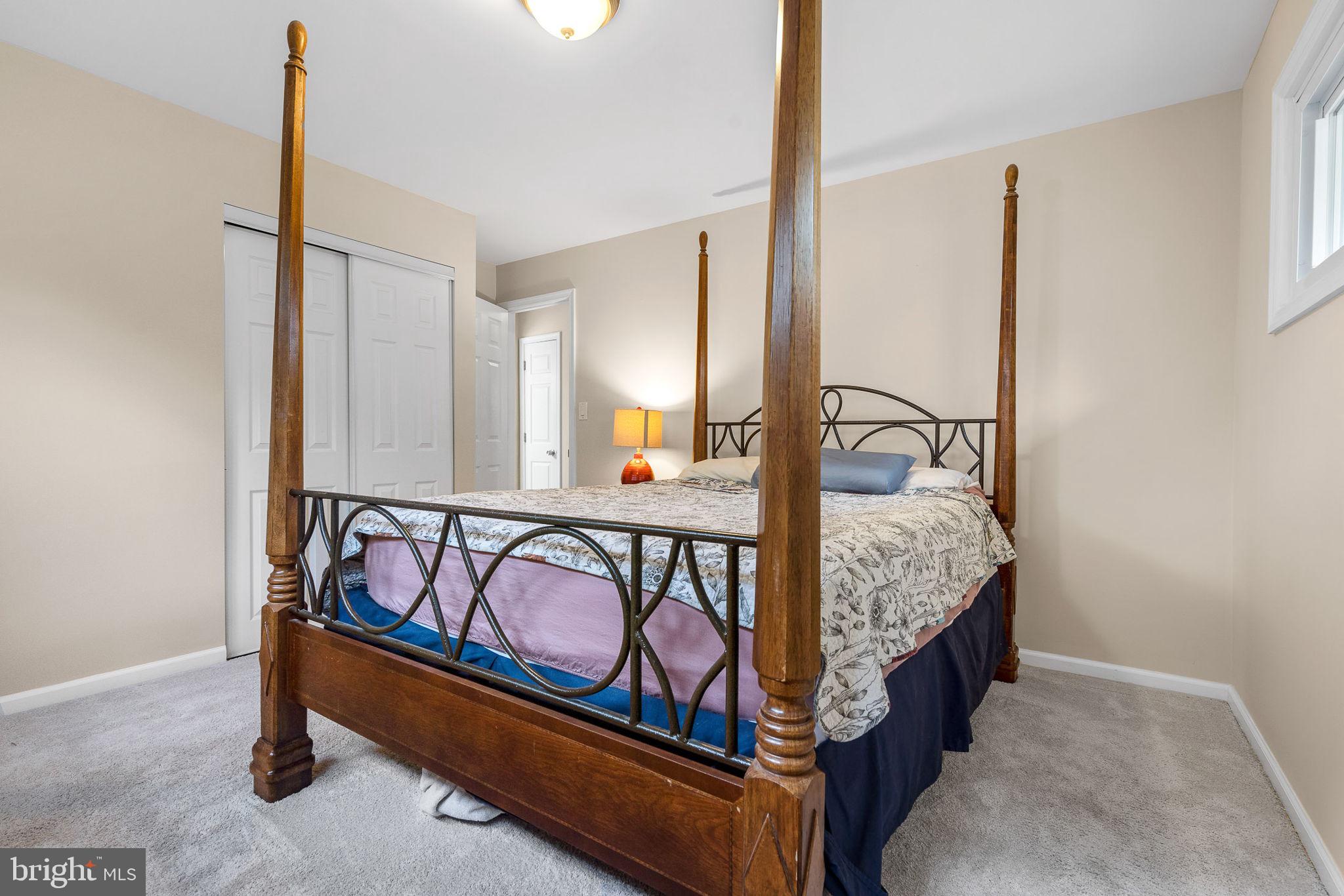 WILLIAMSBURG - Residential