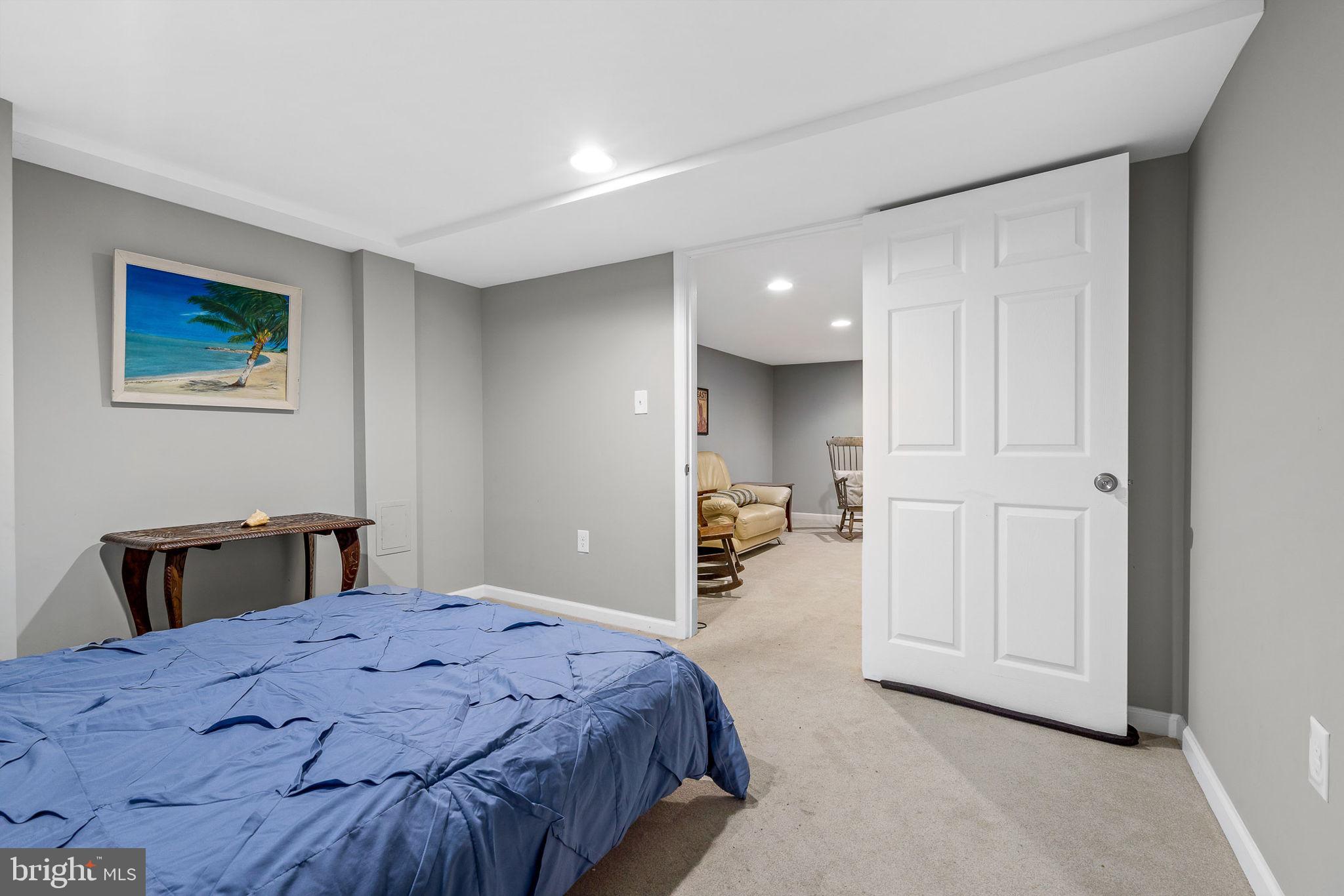 WILLIAMSBURG - Residential