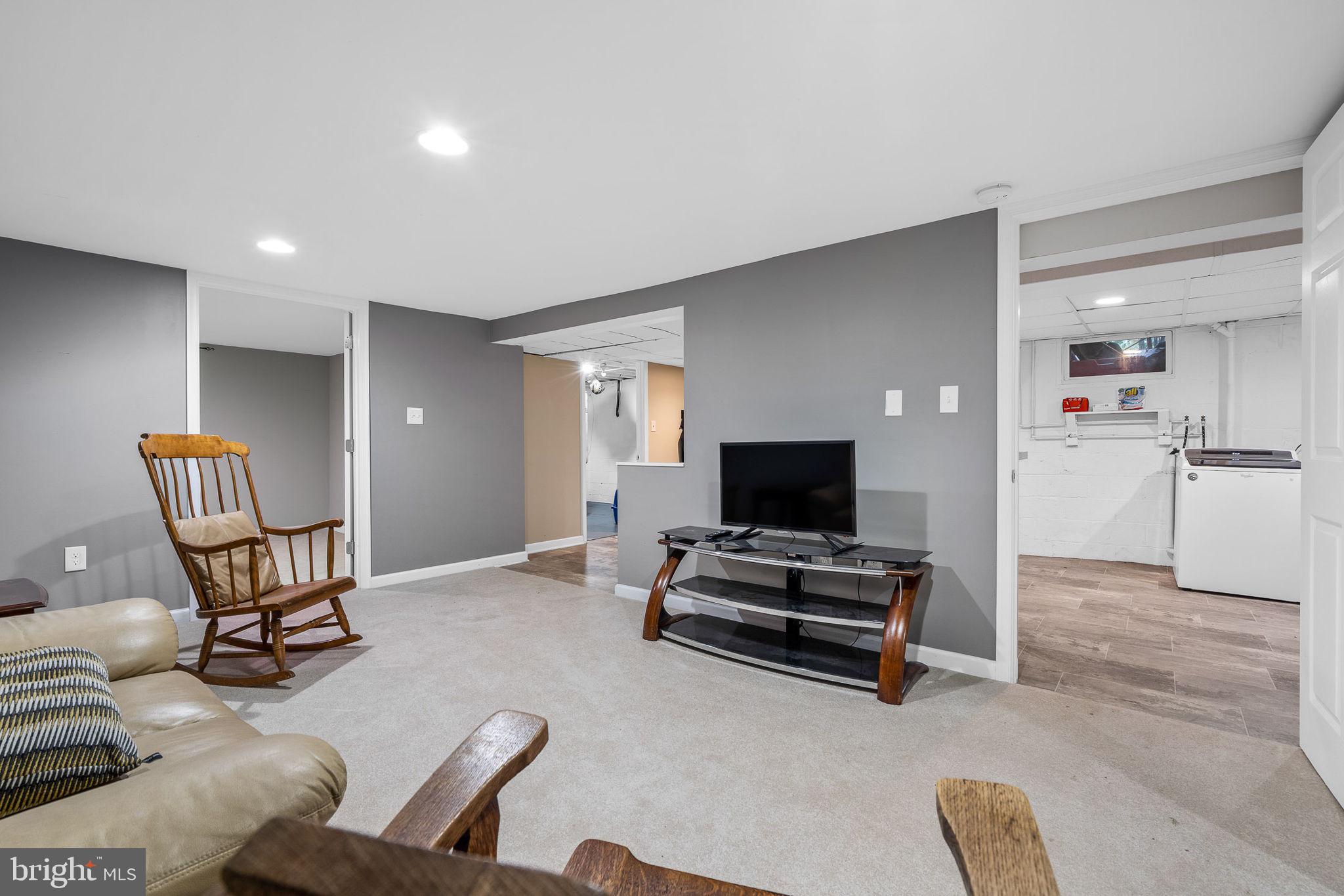 WILLIAMSBURG - Residential