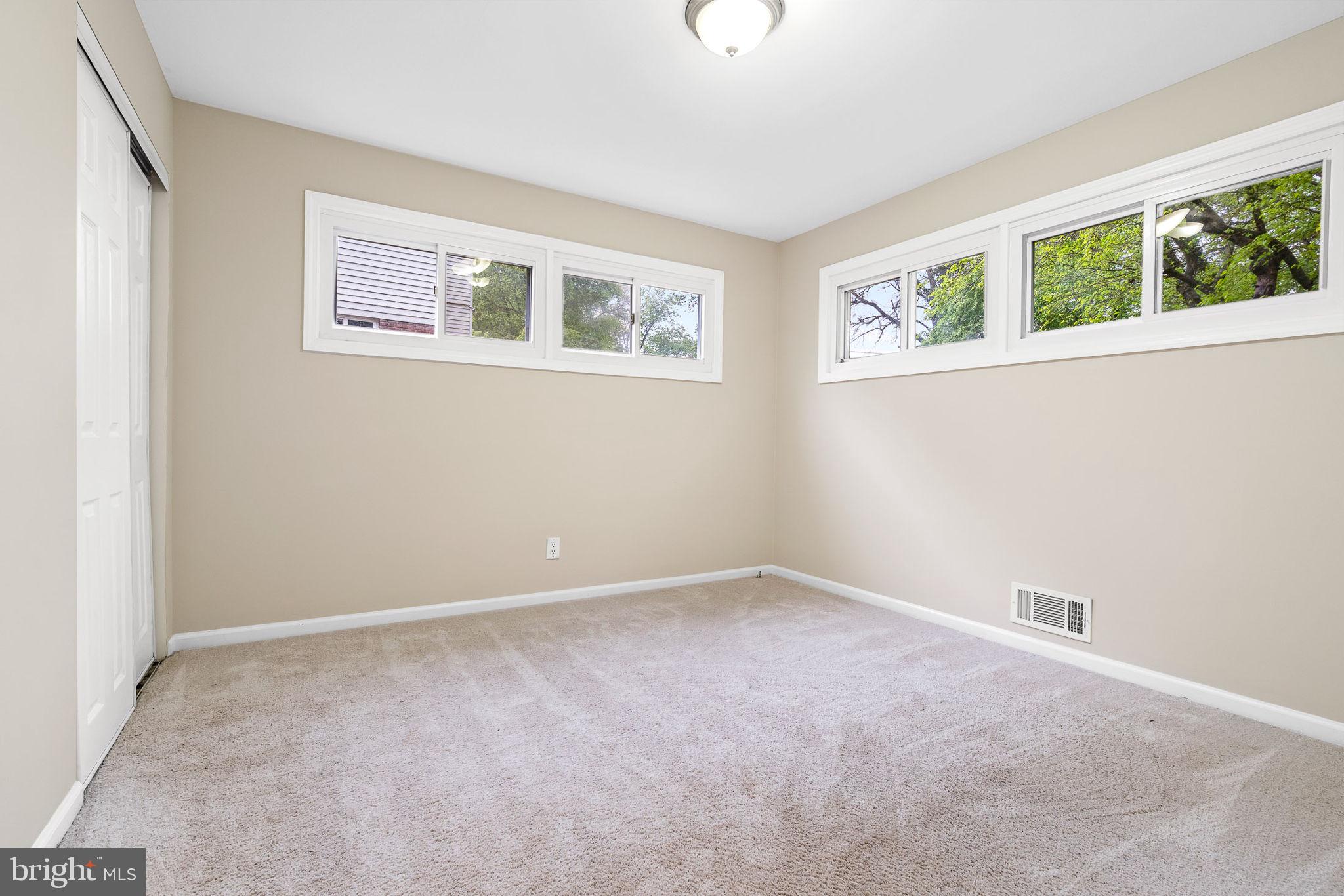 WILLIAMSBURG - Residential