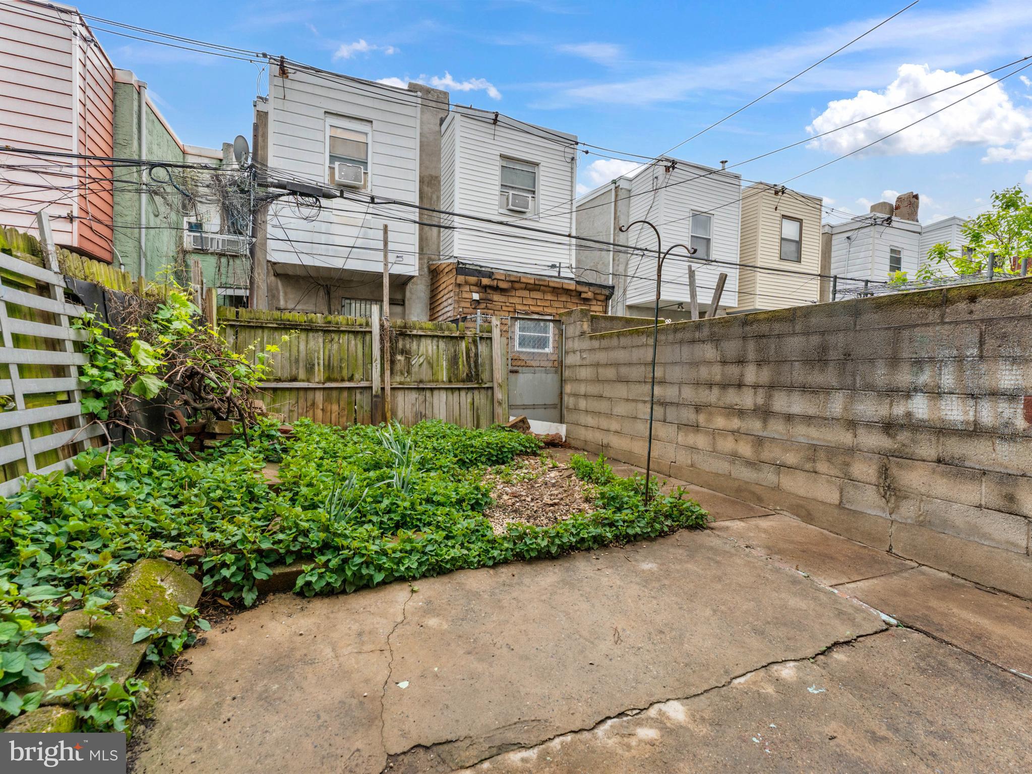 LOWER MOYAMENSING - Residential