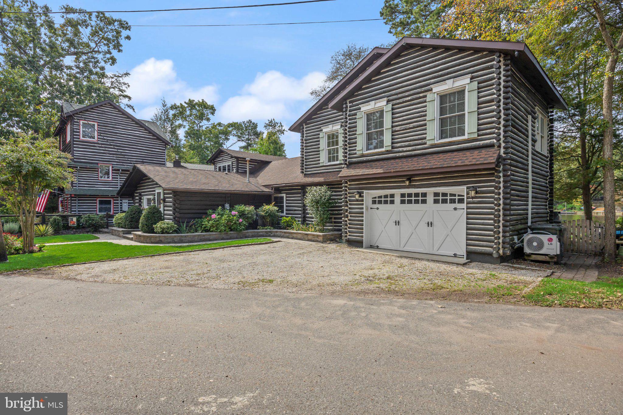 124 HURON TRAIL
