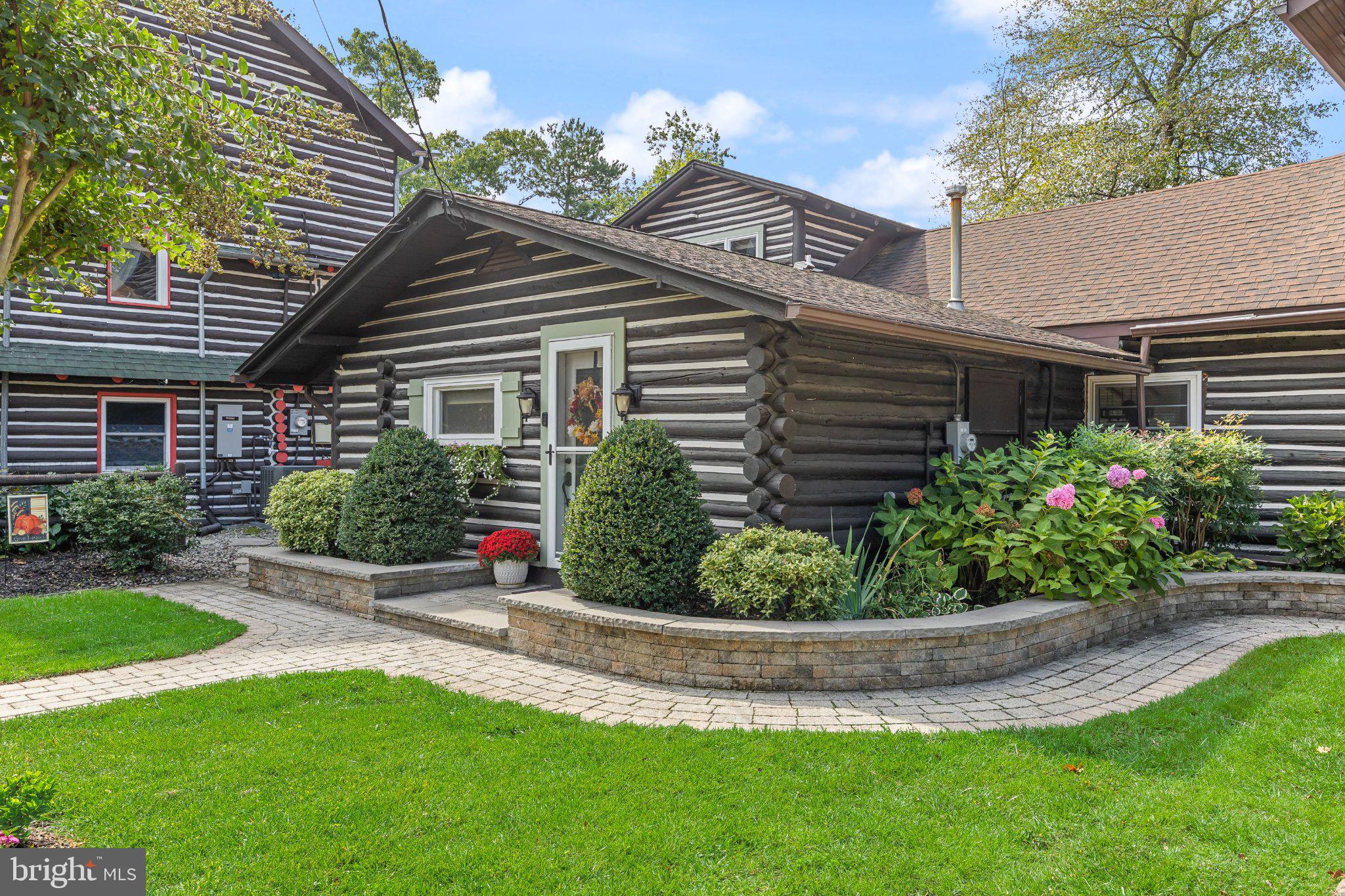 124 HURON TRAIL