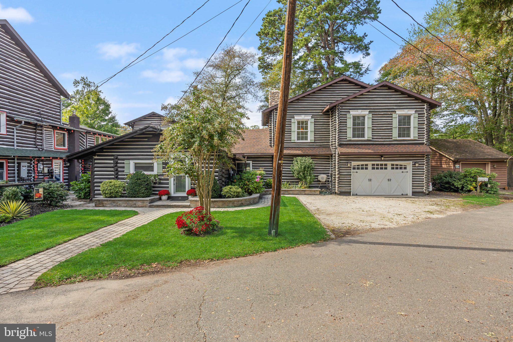 124 HURON TRAIL