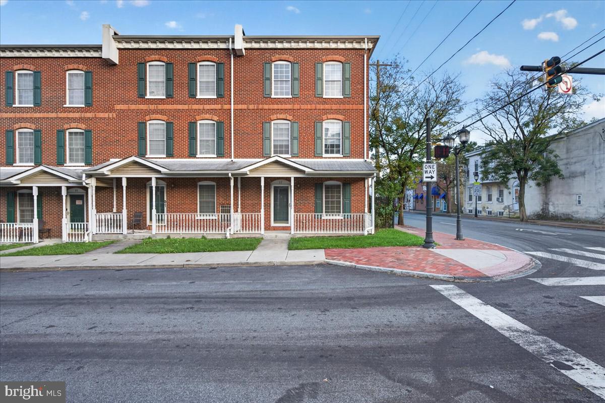 57 E MCCAULLEY COURT