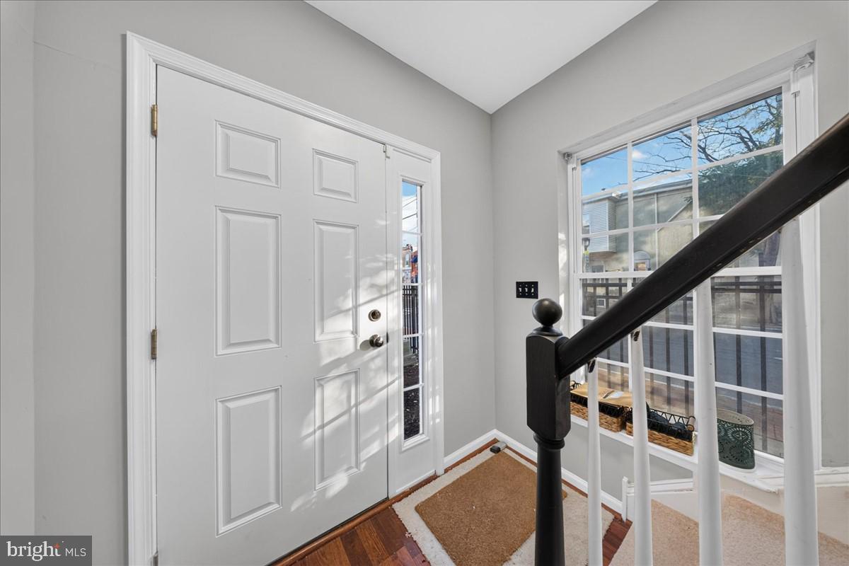 57 E MCCAULLEY COURT