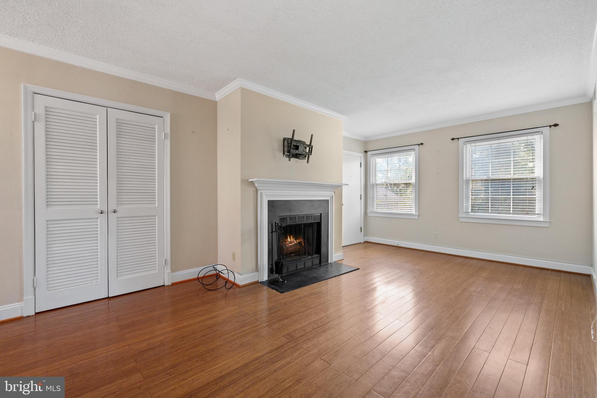 2805 ARLINGTON BOULEVARD 201