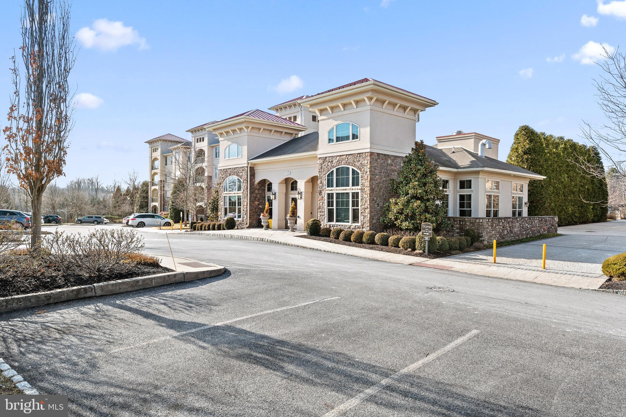 TERRAZZA NEWTOWN SQR - Residential