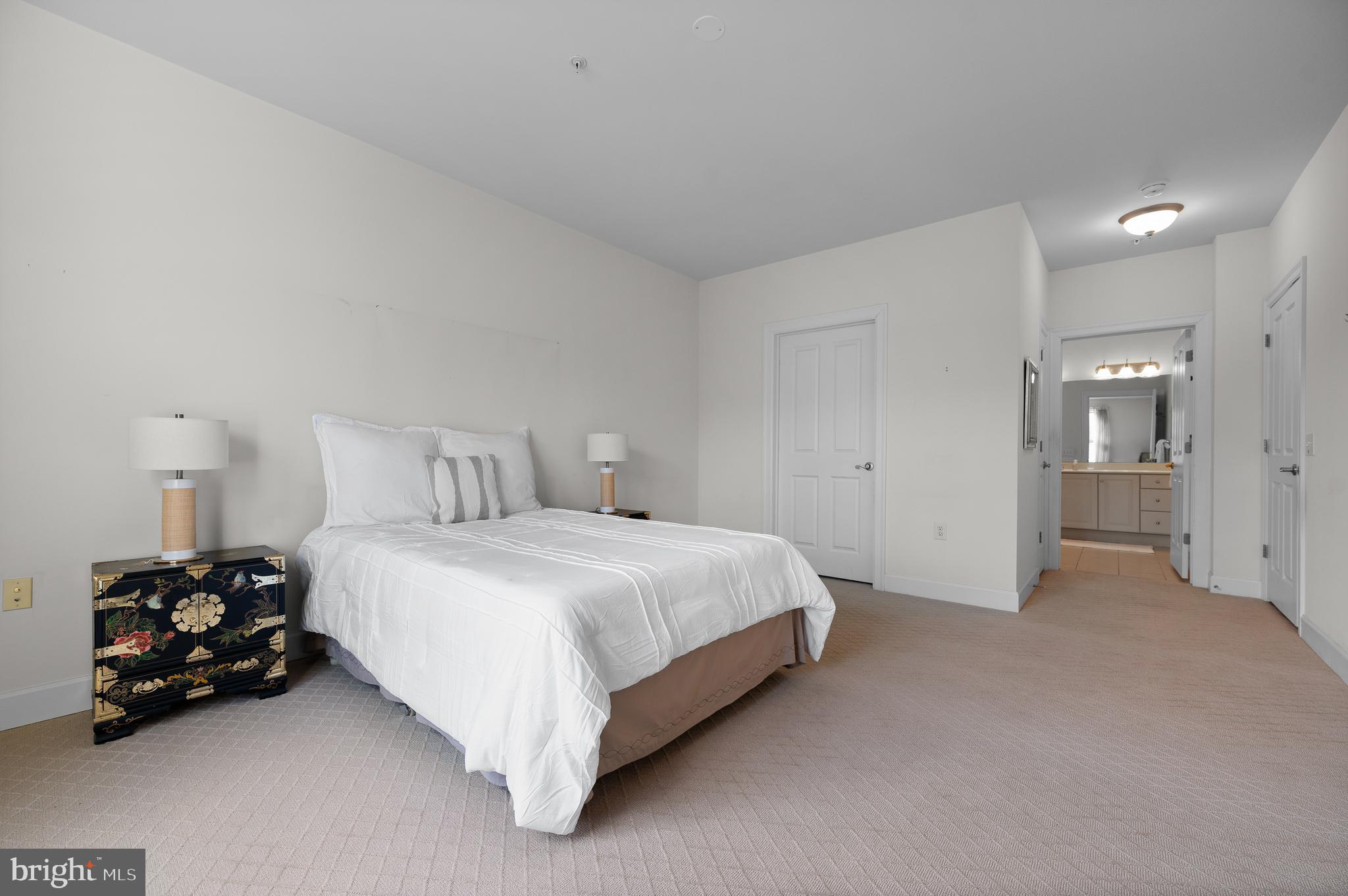 TERRAZZA NEWTOWN SQR - Residential