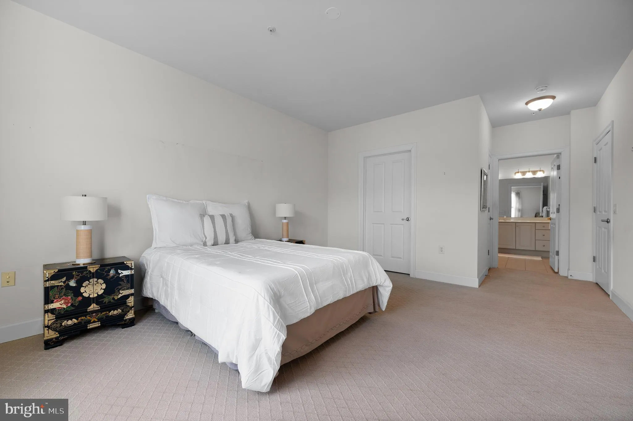 Newtown Square, Pennsylvania 19073, United States, 1 Bedroom Bedrooms, ,2 BathroomsBathrooms,Residential,Pending,5681