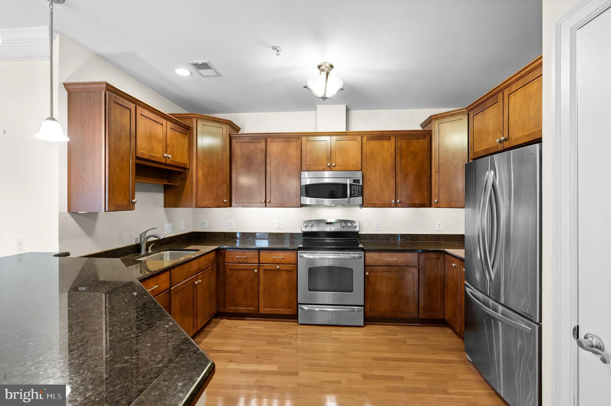 Newtown Square, Pennsylvania 19073, United States, 1 Bedroom Bedrooms, ,2 BathroomsBathrooms,Residential,Pending,5681