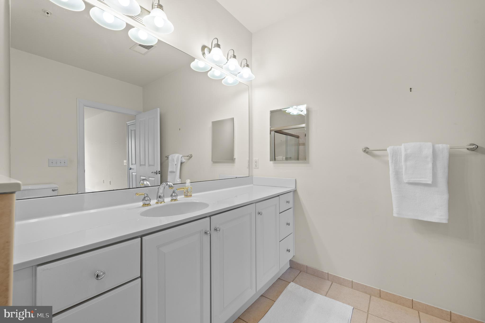 TERRAZZA NEWTOWN SQR - Residential