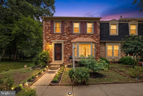 Townhouse For Rent - 7428 Fountain Head Drive<br/> ANNANDALE, VA 22003