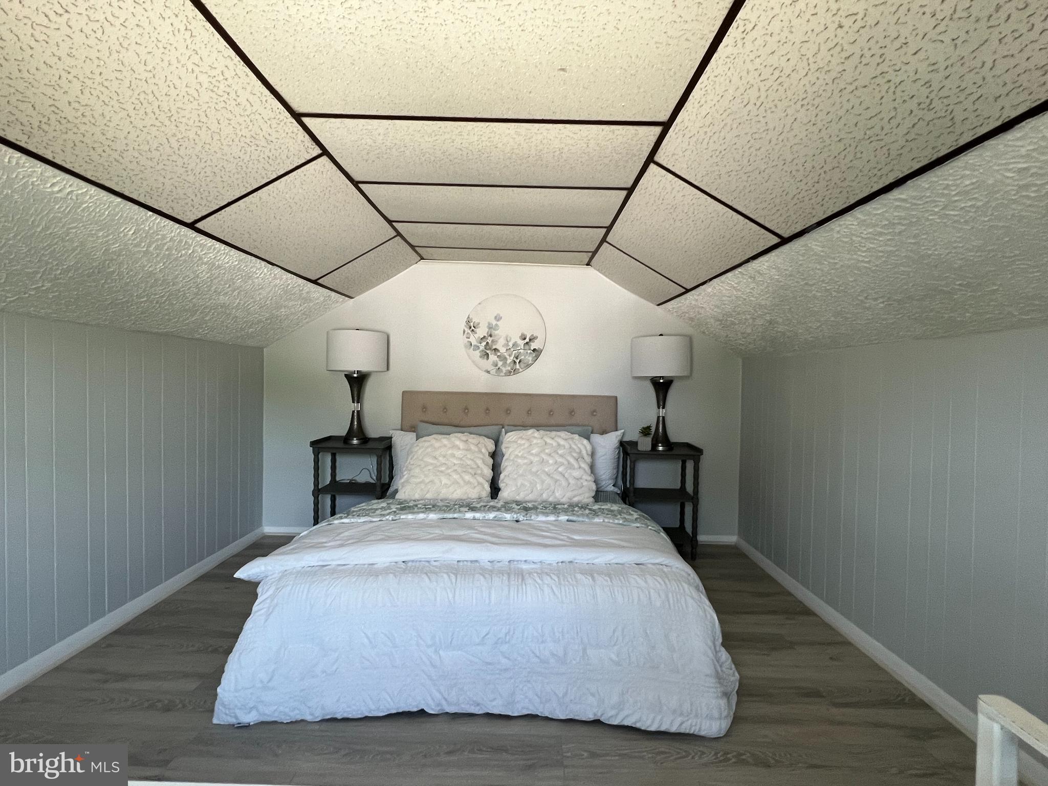 WEST LANSDOWNE - Residential