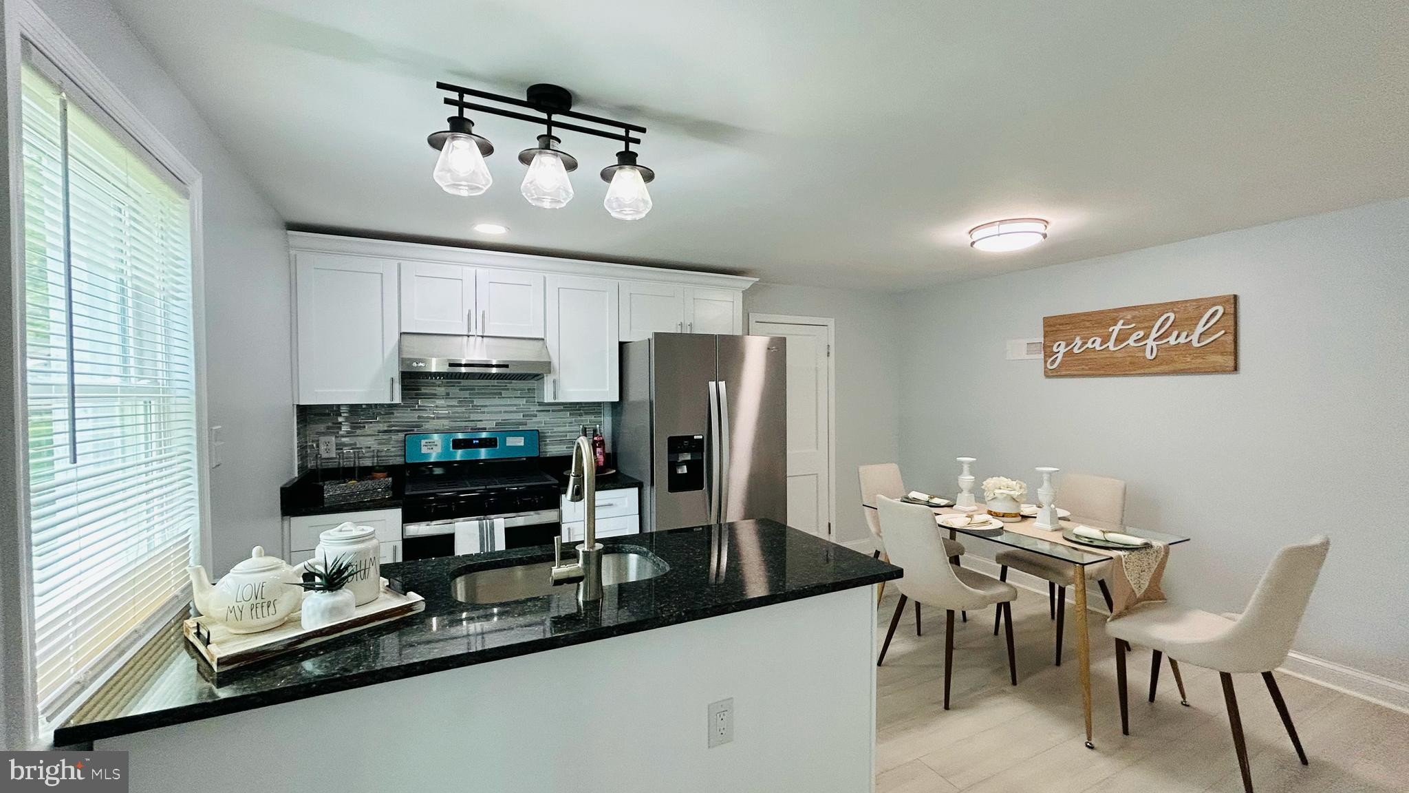 WEST LANSDOWNE - Residential