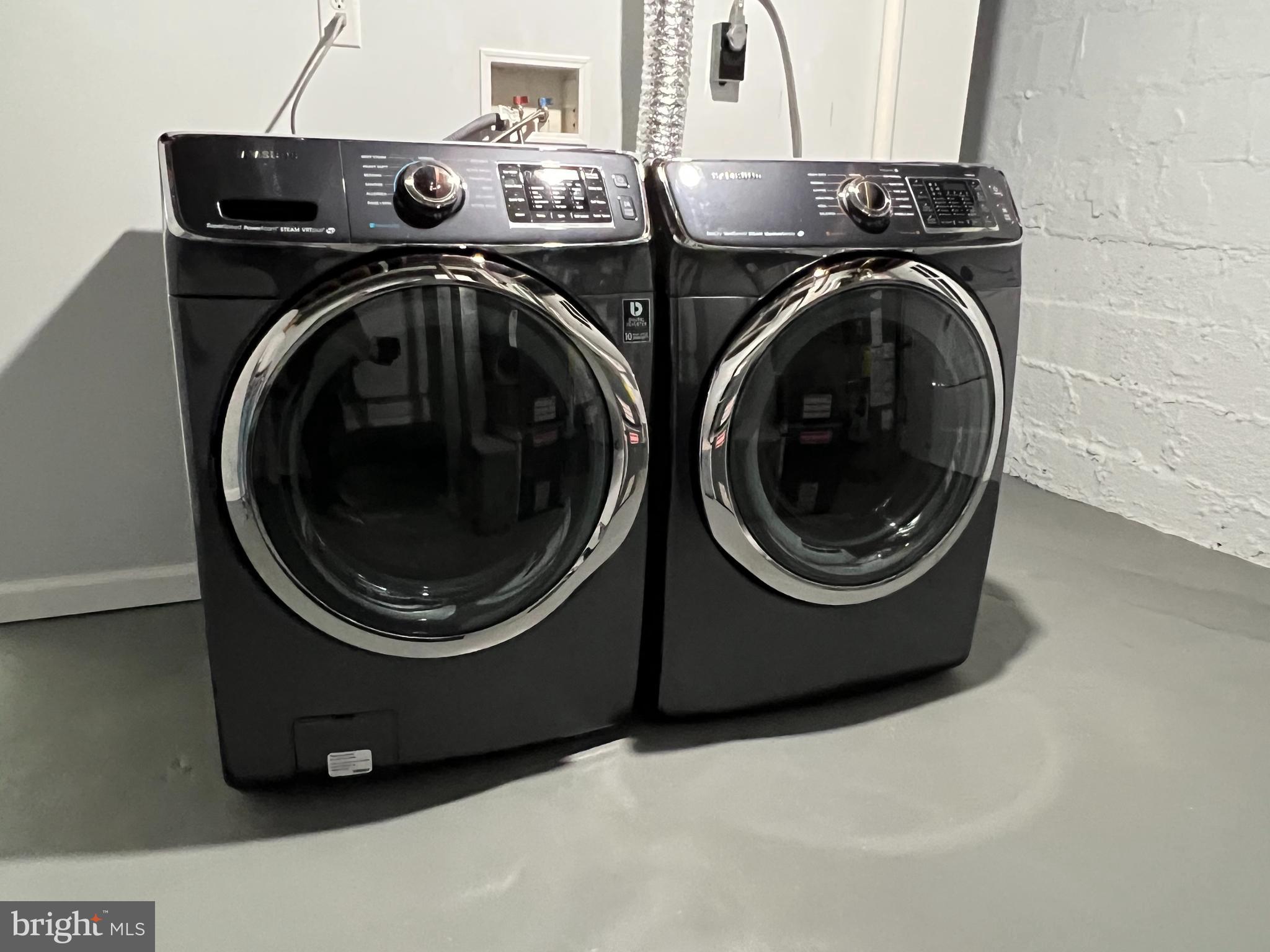 WEST LANSDOWNE - Residential