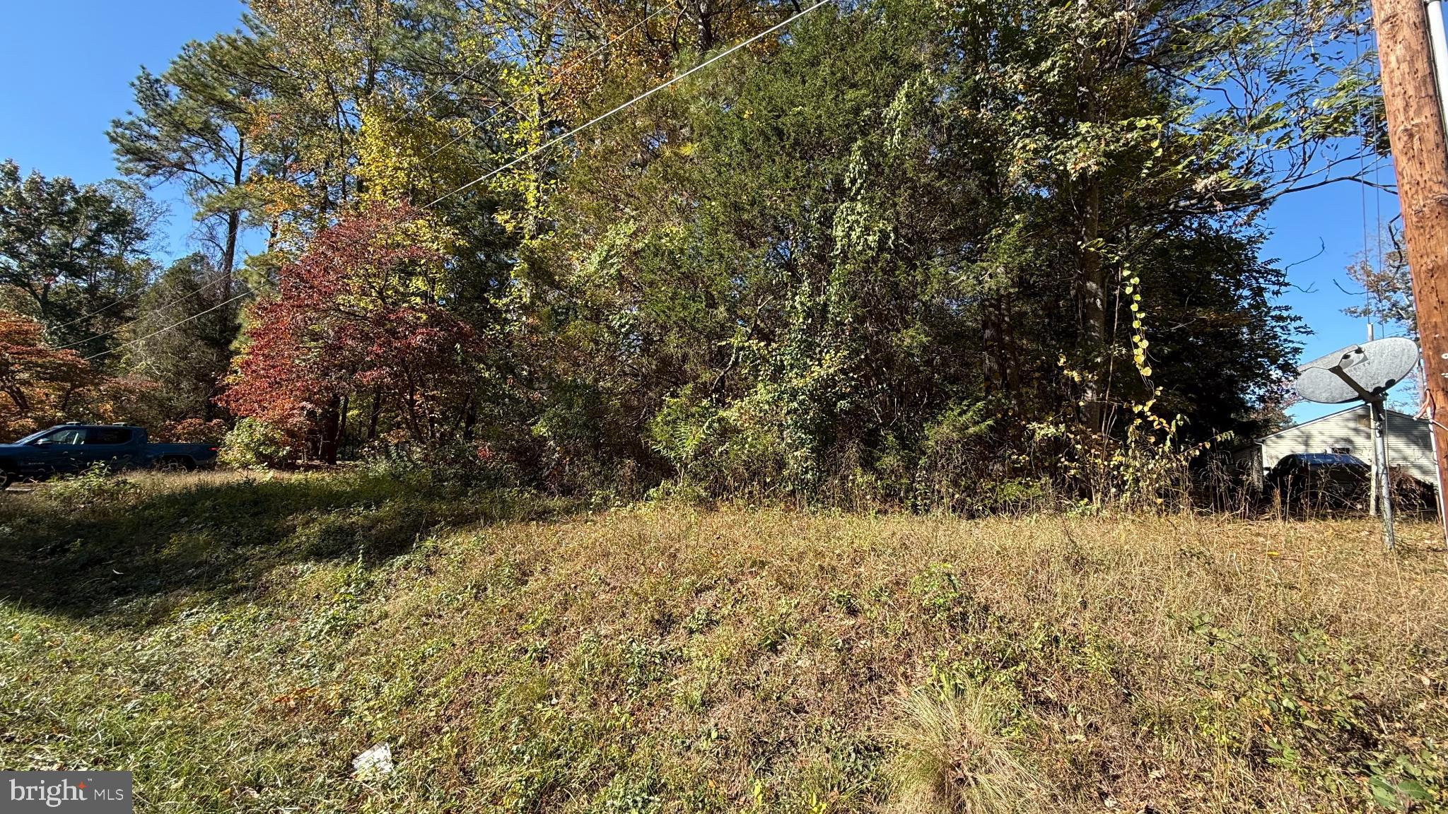 LAKE CAROLINE - Land