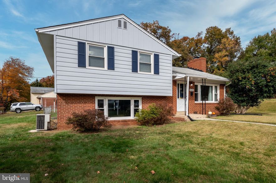 Seller pulled home off the market to fully renovate lower level. If you have viewed this home before it has been transformed and is gorgeous. Please go back! You will not be disappointed. This split level has been lovingly cared for and is move in ready. Seller worked hard to get this home ready for its new owners. It has hardwood floors throughout top two floors, updated kitchen (including appliances), baths, windows,  paint is new on exterior and interior and seller just had crawl space fully waterproofed. The bright living room/dining room has a fireplace and is perfect for entertaining. The lower level family room is another great "hang out" space. This is a large corner lot with big patio and fenced backyard.. The detached garage has a new garage door and is great for protecting your car from the elements or just amazing storage. The newly waterproofed crawlspace is also huge storage area. Great location close to major routes, shopping, restaurants, NASA, & more.