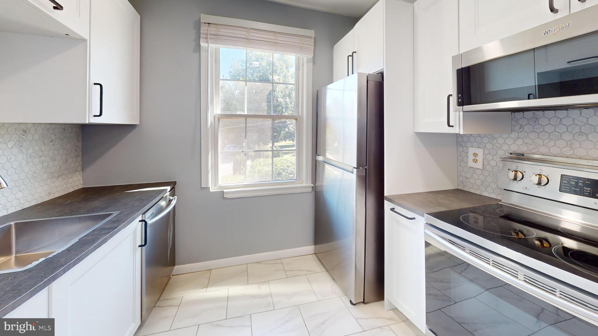 2203 WASHINGTON AVE 102