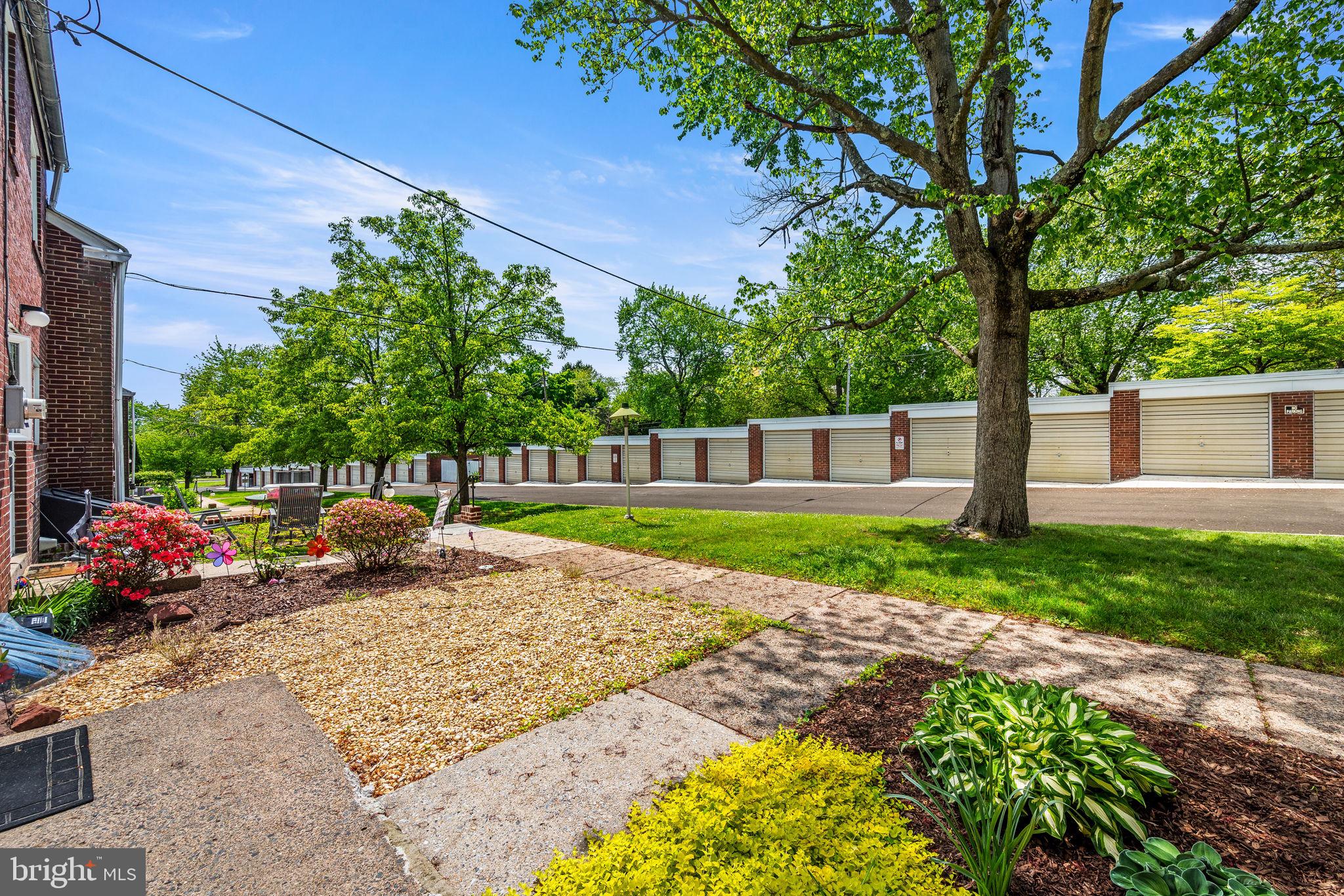 MAPLE GARDENS - Residential