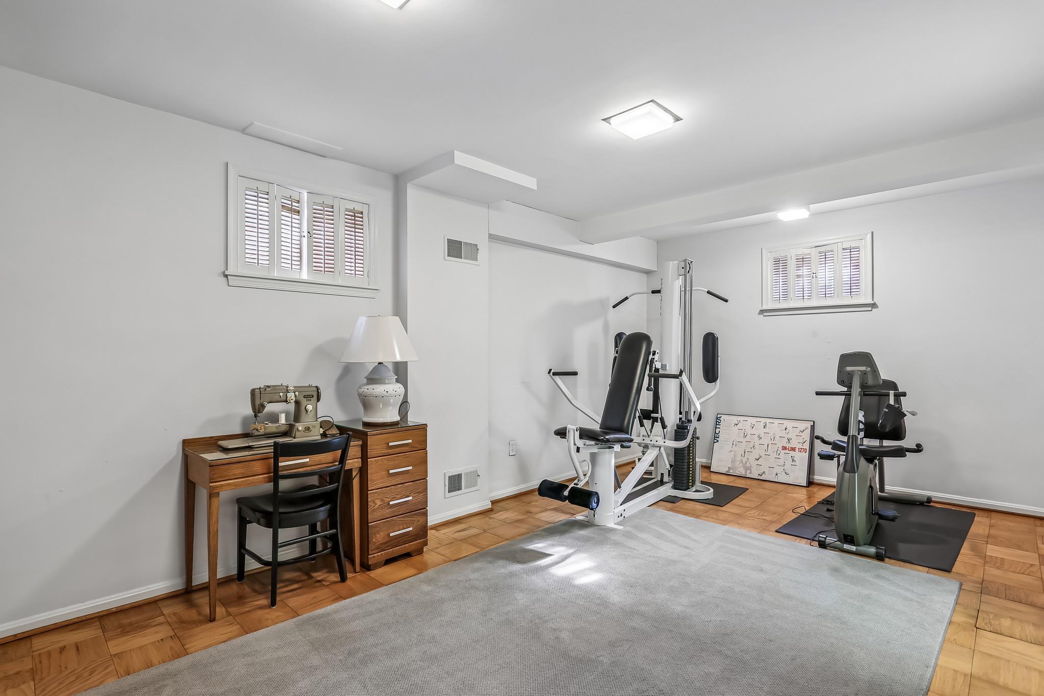 LUXMANOR - Residential