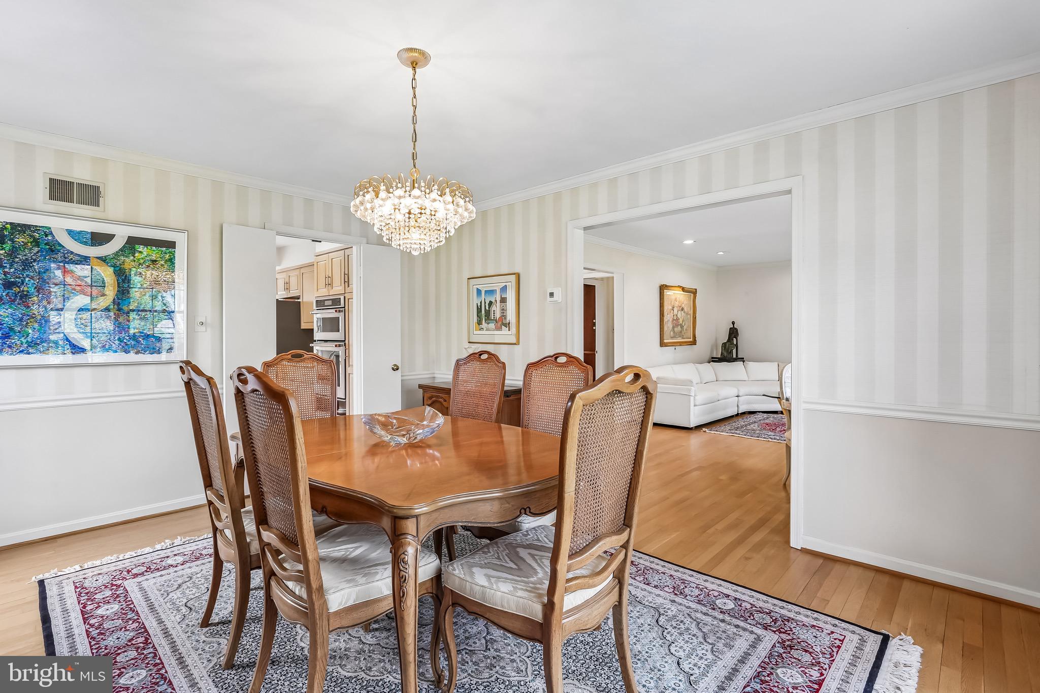 LUXMANOR - Residential