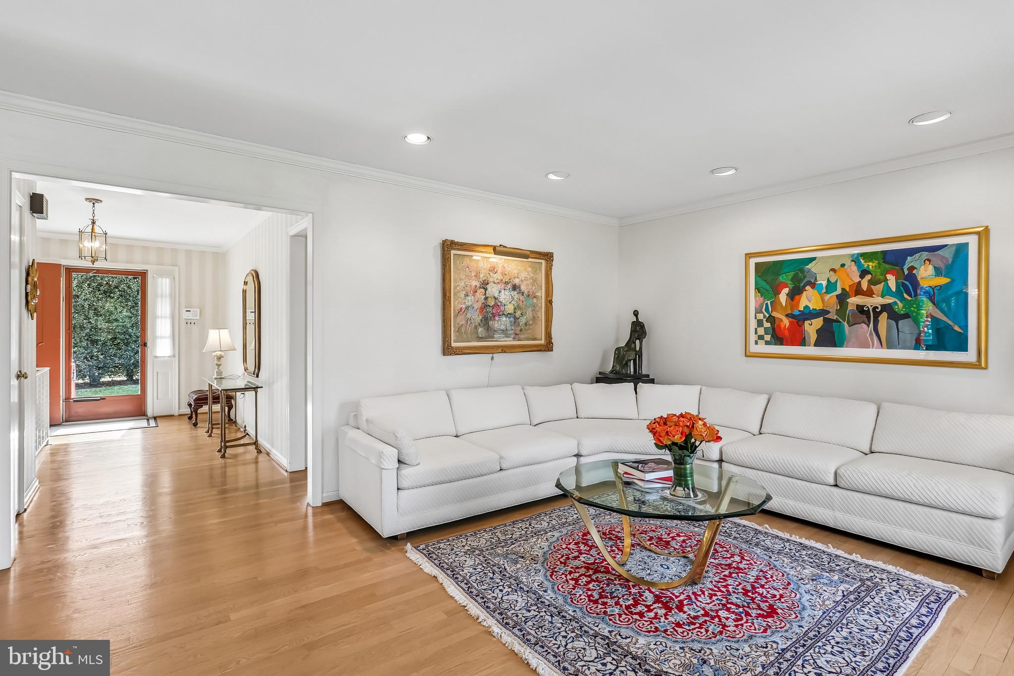 LUXMANOR - Residential