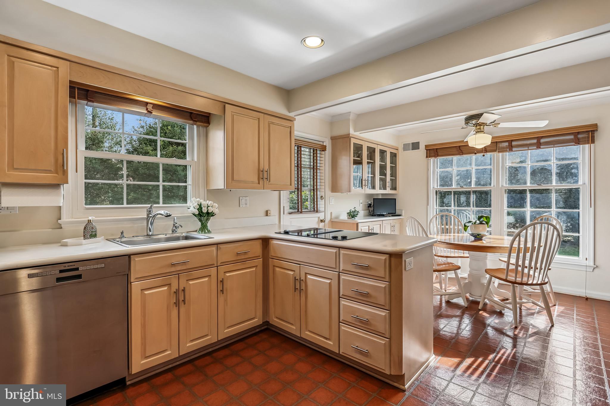 LUXMANOR - Residential