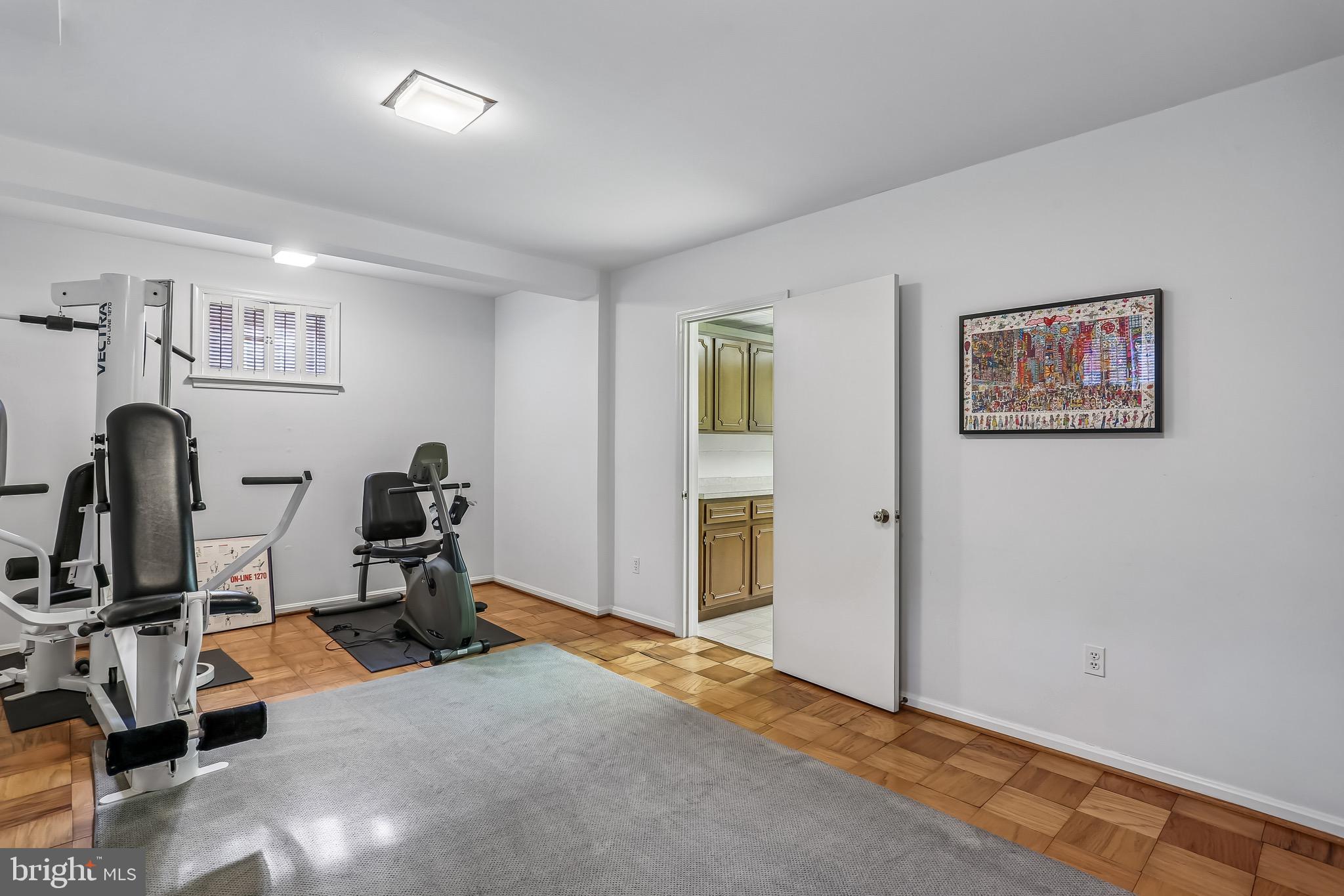 LUXMANOR - Residential