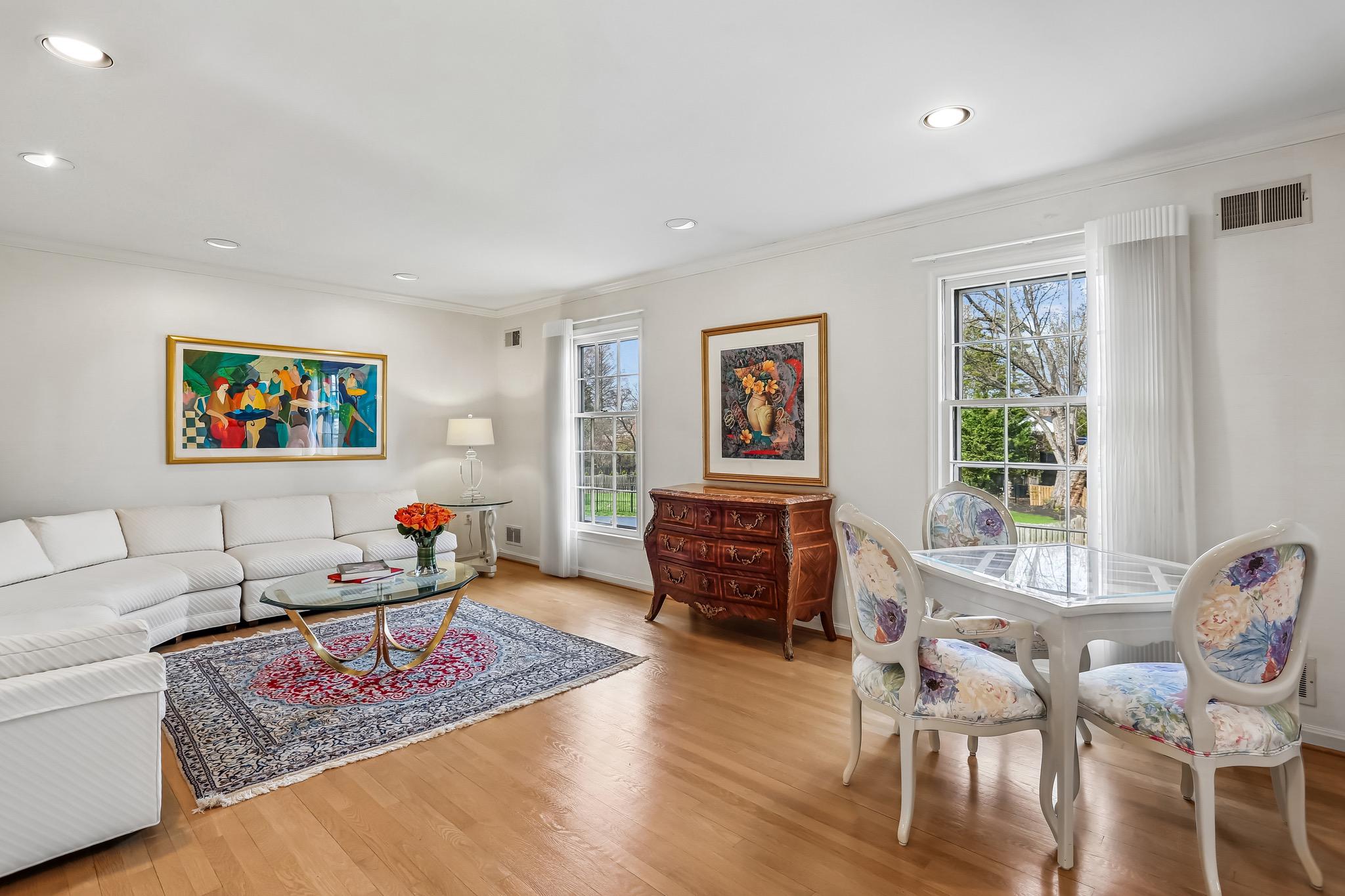 LUXMANOR - Residential