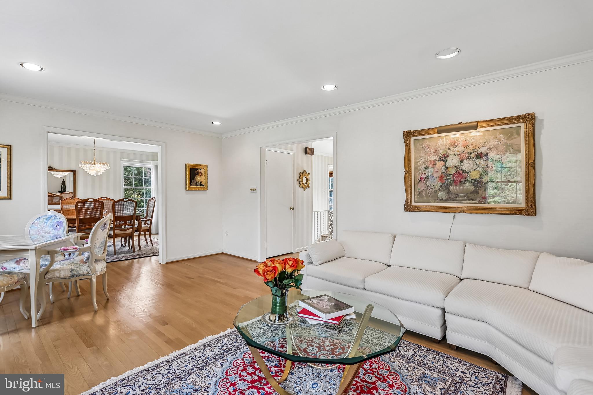 LUXMANOR - Residential