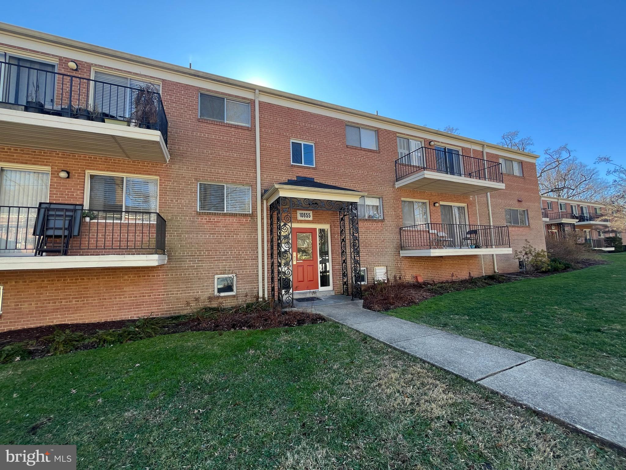 PARKSIDE CONDOMINIUMS - Residential Lease