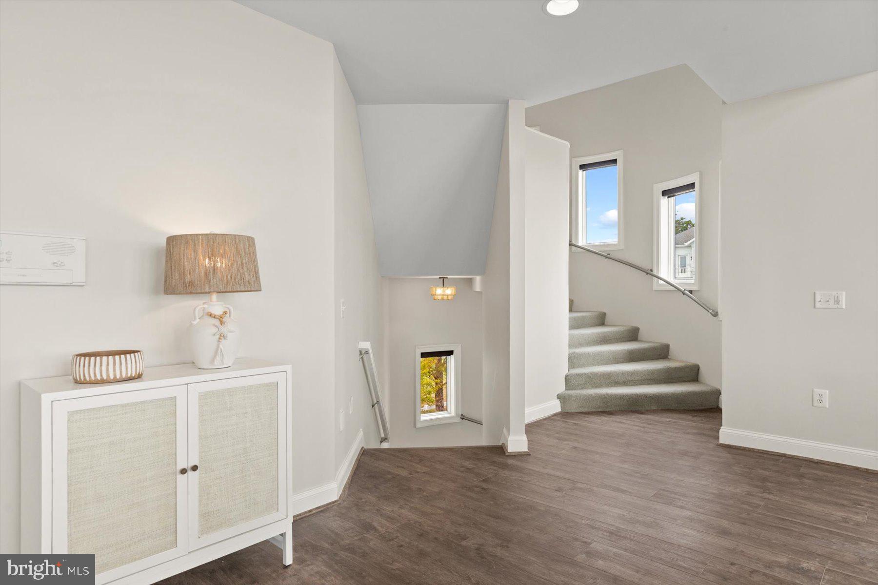 W GLYN NEWTON - Residential