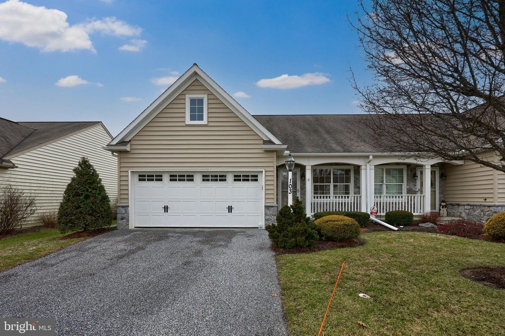 Photo of 103 Waypoint Drive, Lancaster, PA 17603 (MLS # PALA2046370)