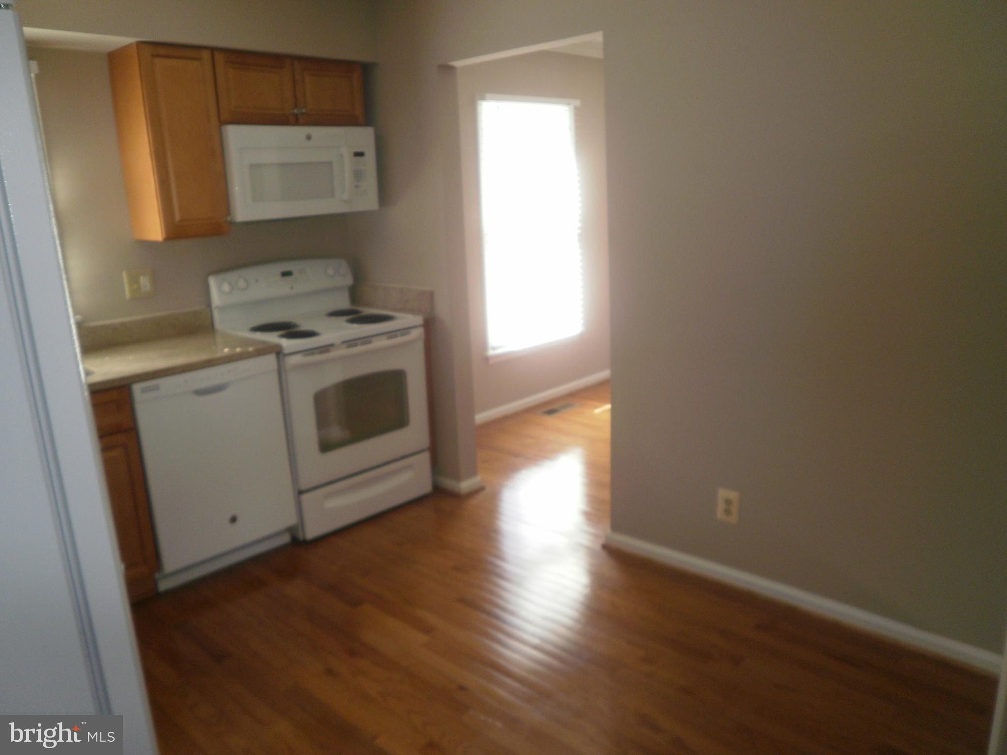 FORESTVILLE CENTER - Residential Lease