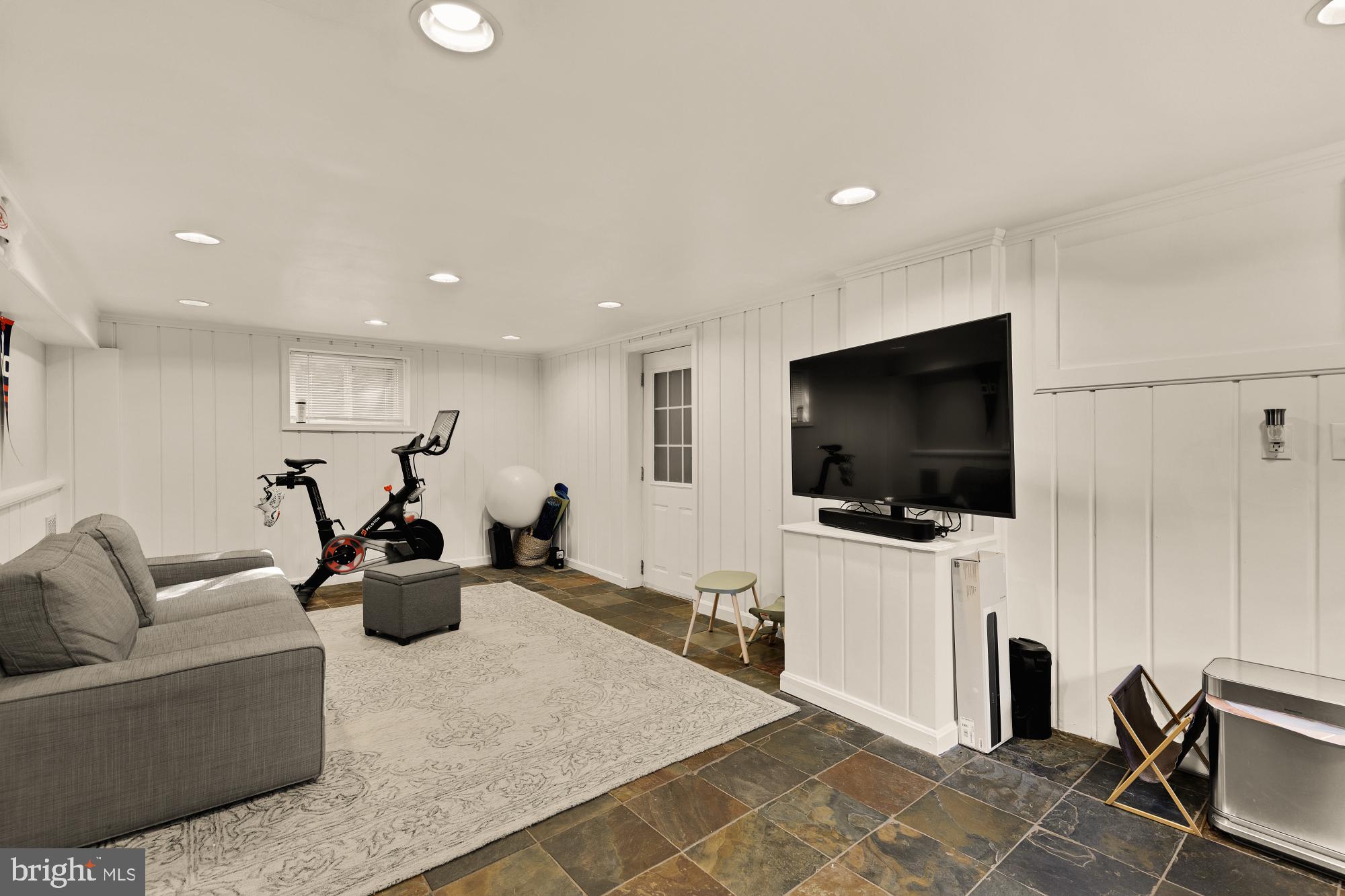 WHEATON HILLS - Residential Lease